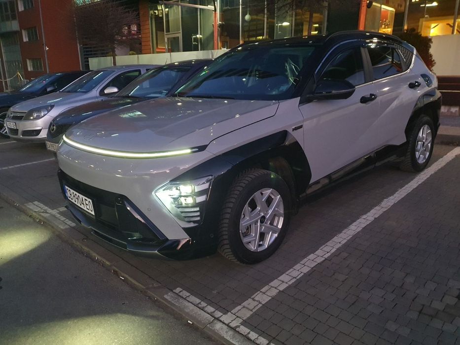 Продавам Хюндай кона  на една година 17000км