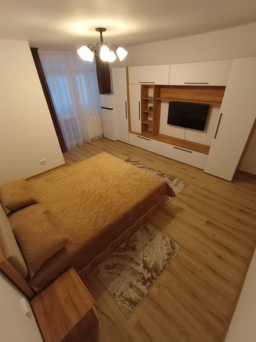 Închiriez garsonieră Brazda