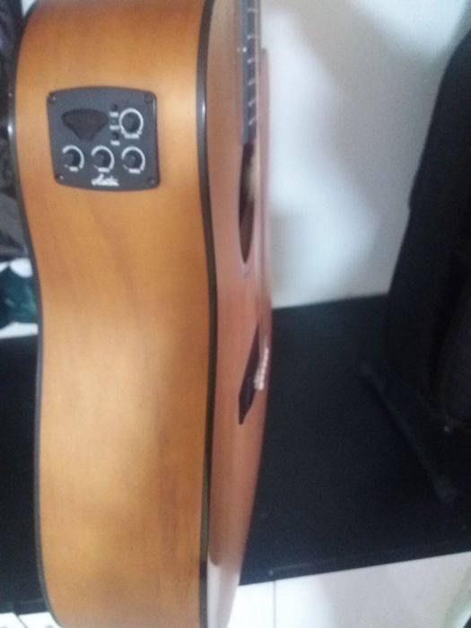 Ashton gittara sotialdi yangi ozgina aybi bo lkn zur