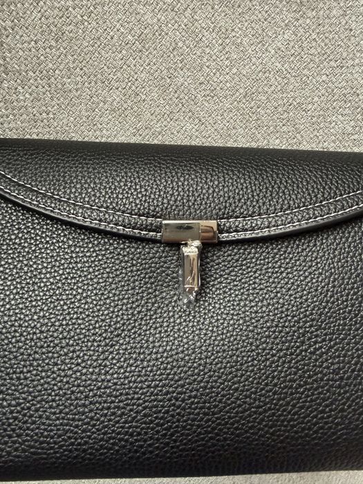 Черна чанта мека