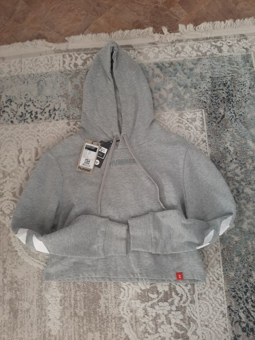 Худи с капюшоном.  Hummel