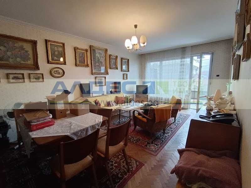 Продава се Тристаен апартамент в София, Медицинска академия - 106 кв.м за 1539 €/кв.м - Снимка #3