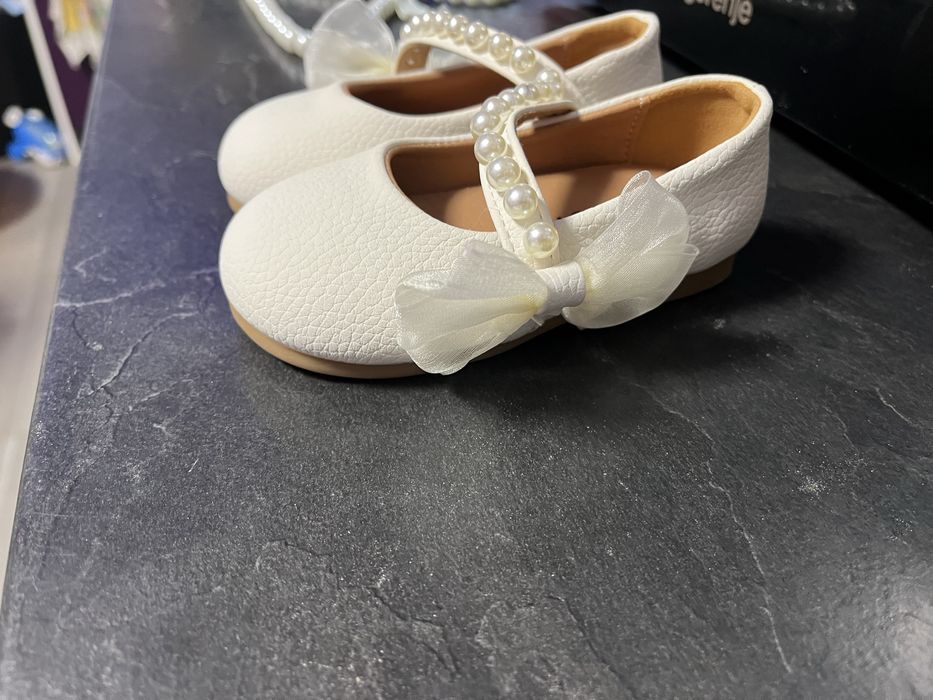 Официални дрешки за момиче 12 м, обувки и закачалка