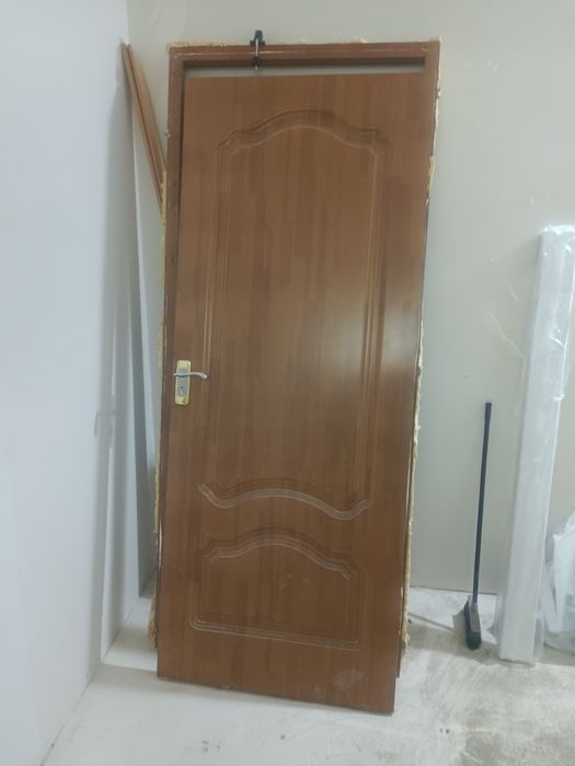 Продам двери деревянные