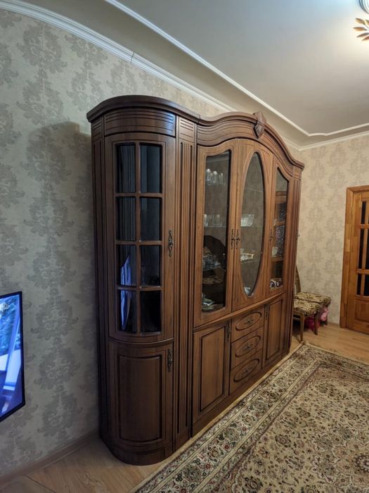 Продам сервант