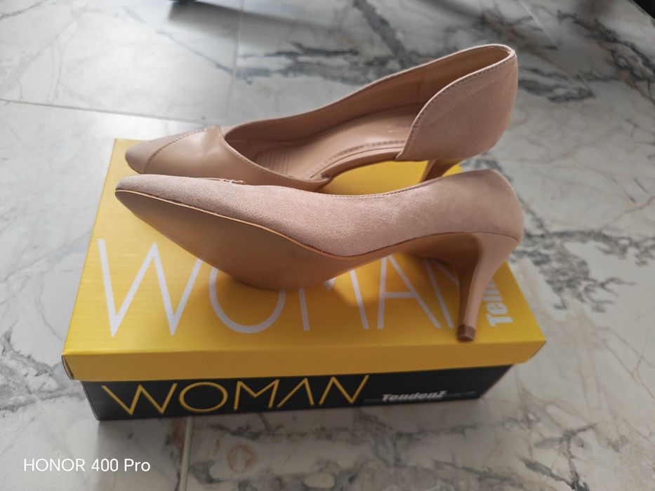 Бежови дамски обувки на ток №37 – нови