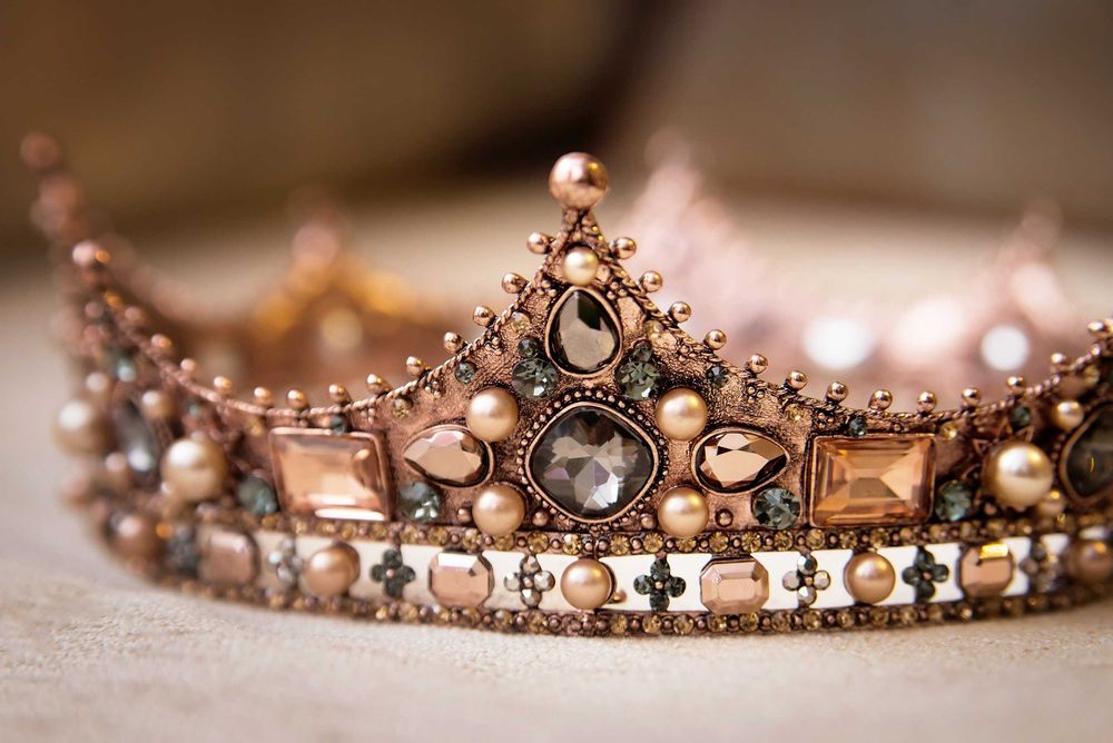 Корона в средневековом стиле. Доставка включена.