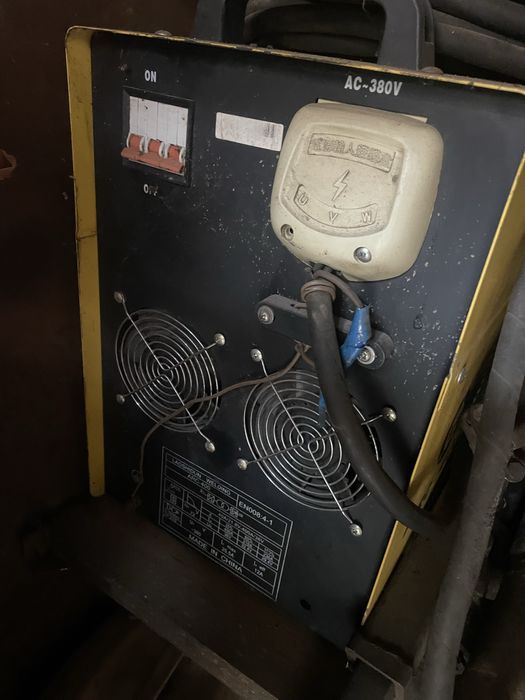 Продаю станки с контейнером