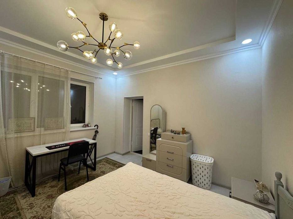 Дом 3 комнаты 1.3 сотки Азербайджанский центр, Мирабадский р-н