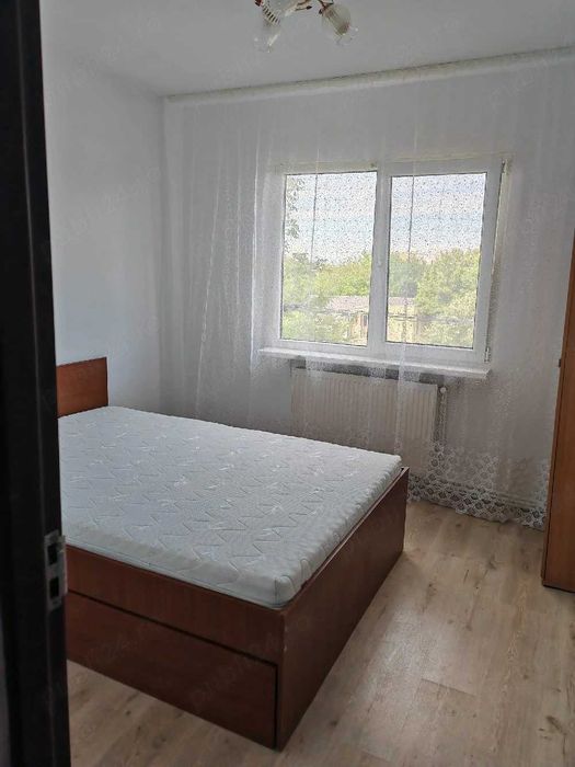 Persoana fizica, vand apartament 2 camere semidecomandat Alunisului, etaj 3