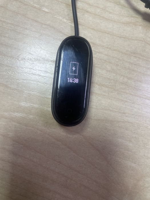 Продам Mi band 4