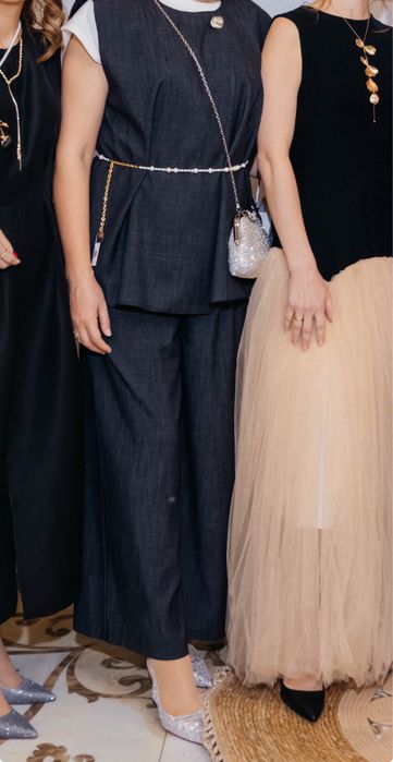 Брючный костюм 48 размер