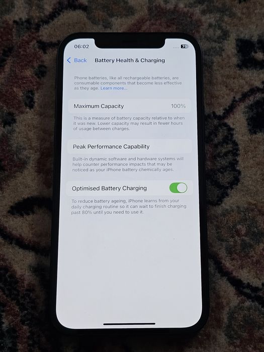 Iphone 12  baterie 100%