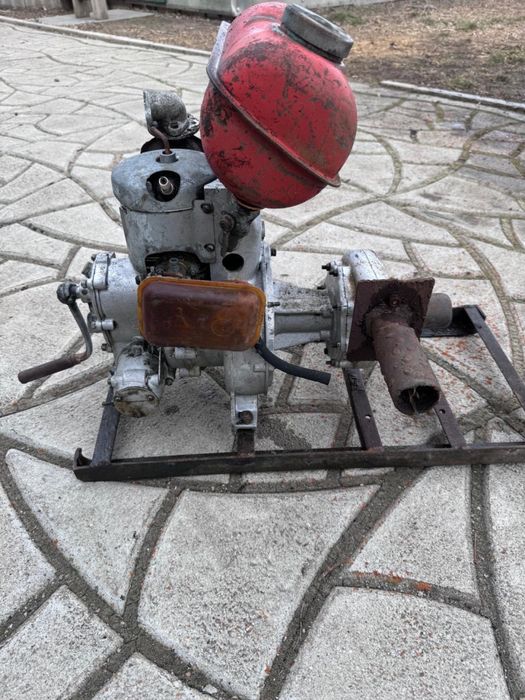 Продам мото помпа .