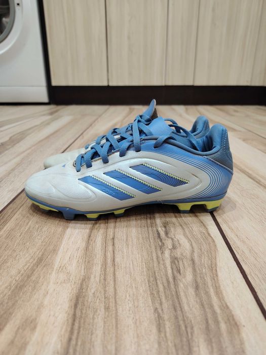 Детски футболни обувки Adidas 36 номер!