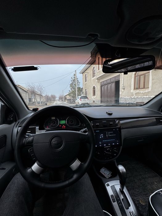 Gentra avtomat sotiladi