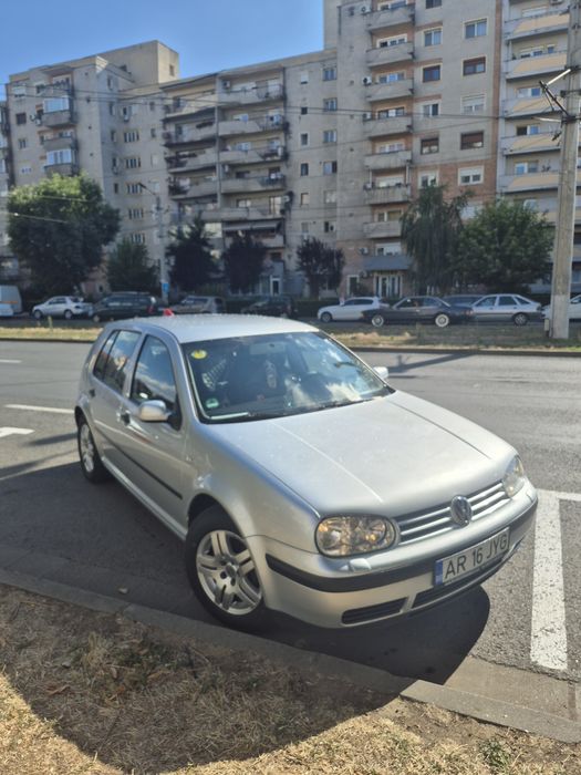 Vând Golf 4 1.6 16V
