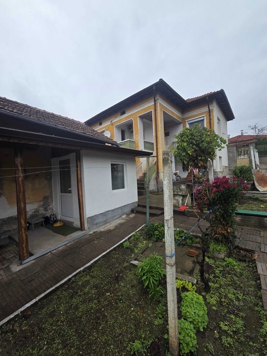 Продава се Къща в Долни Дъбник - 140 кв.м за 1286 €/кв.м - Снимка #1