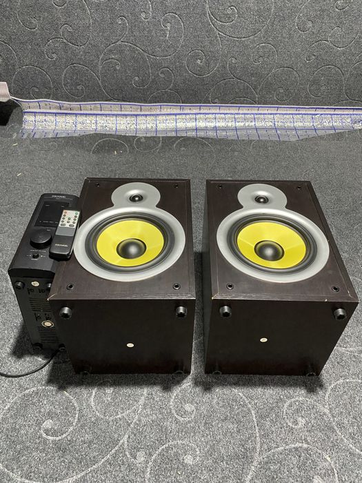 Microlab PRO 3  studio monitor + behringer B2 PRO KOMPLEKT