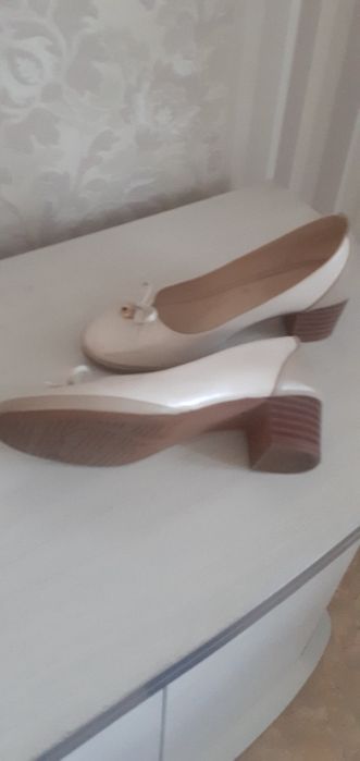 Продам  женские туфли