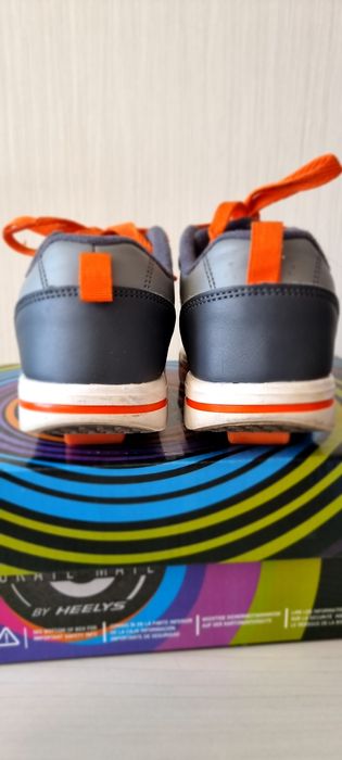Настоящие роликовые кроссовки Heelys