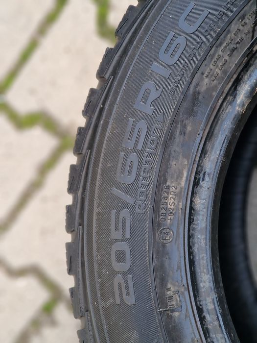 205 65 16c Nokian 2 бр.