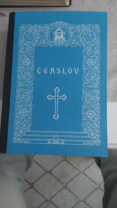 Vand carti bisericesti