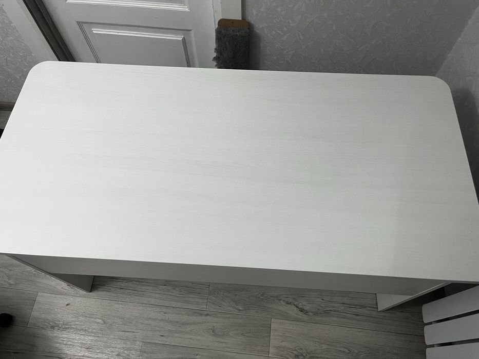 Продам стол, удобен для школьников