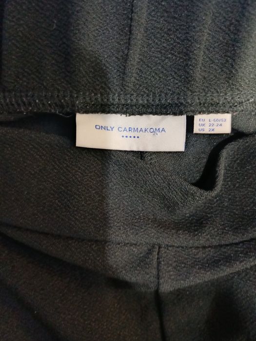 Vand pantaloni dama impecabili