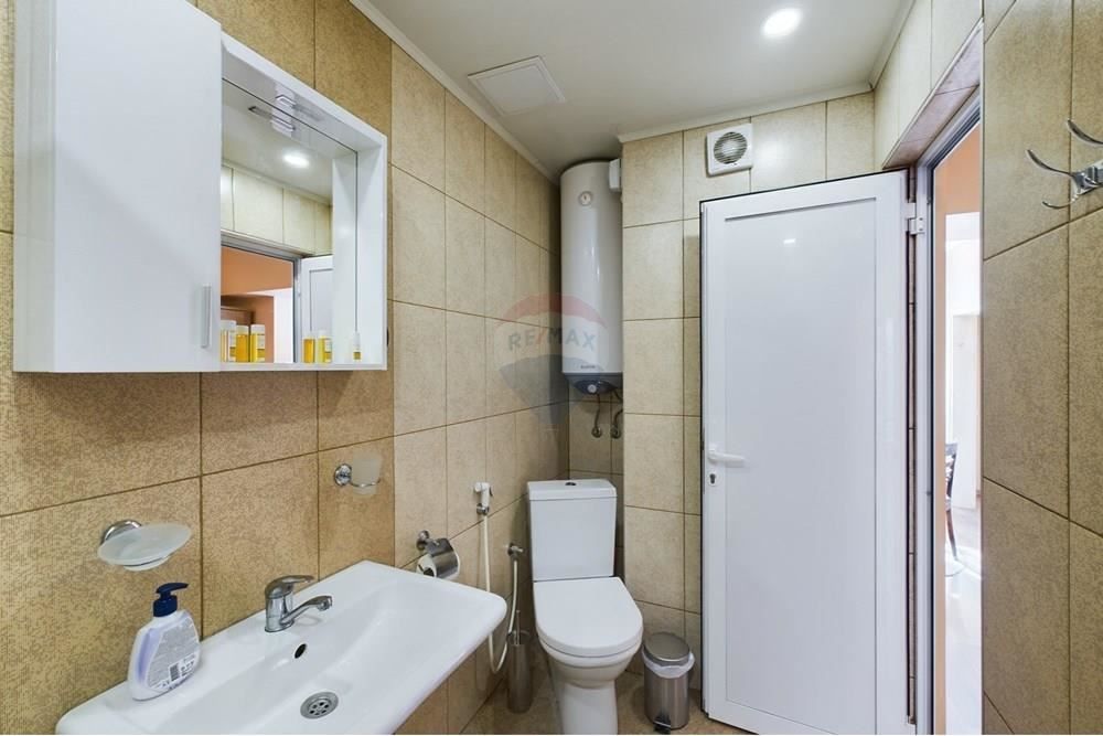 Продава се Четиристаен апартамент в Варна, Гръцка махала - 135 кв.м за 2438 €/кв.м - Снимка #9