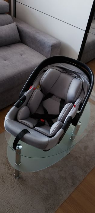 Бебешки стол за кола.