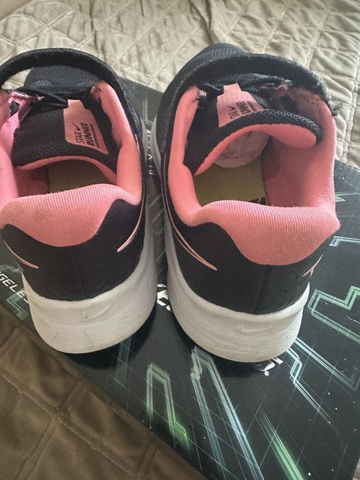 Adidasi nike 29,5