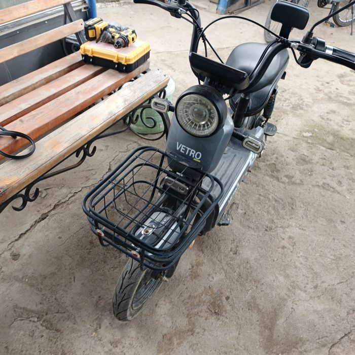 Продам мопед ветро едит около 50 км ч