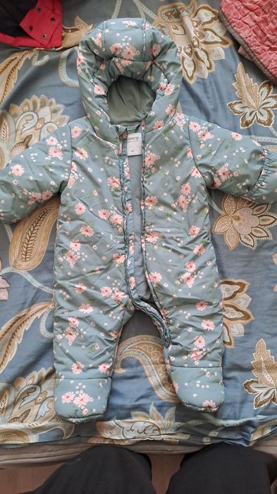 Продам детский комбинезон весна осень