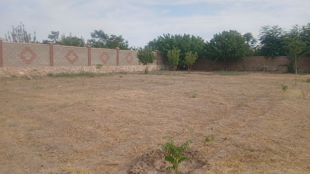 Yer uchastka sotiladi