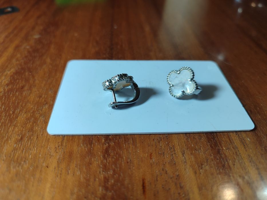 Продам серьги серебряные 925 пробы