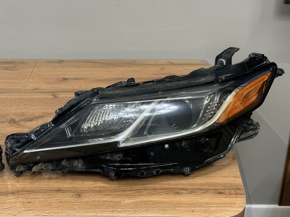 Фары на Камри 70 Америка