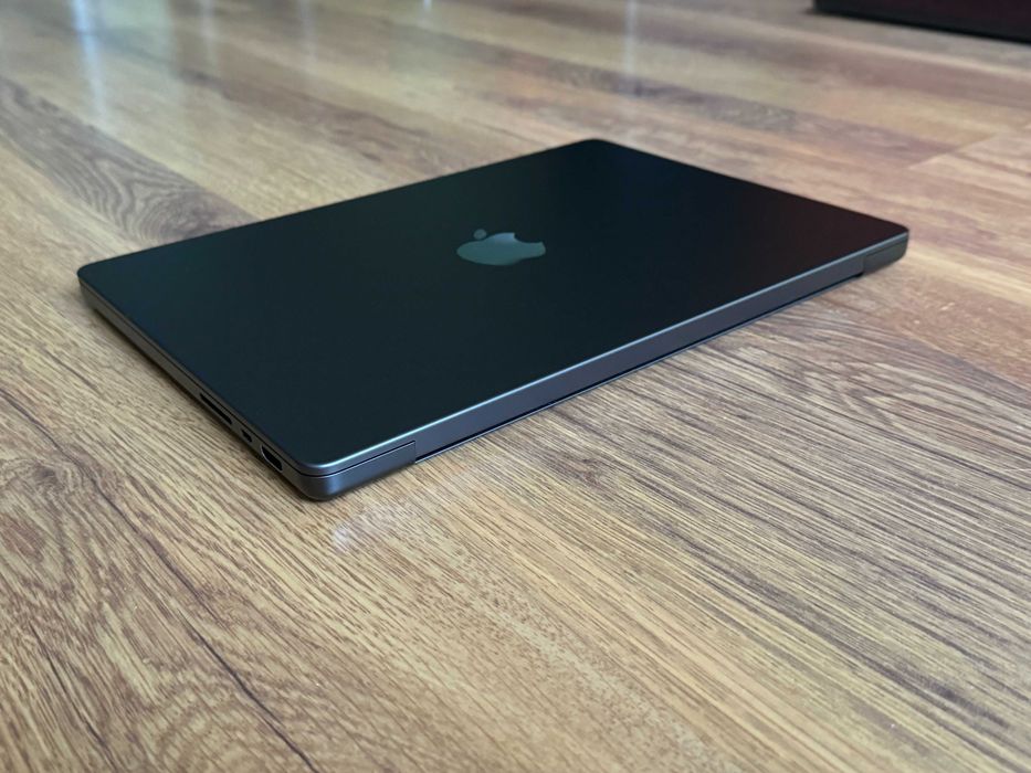 14' Apple MacBook Pro M3 Late 2023 Space Black 18GB RAM/1TB/Бат 100 %