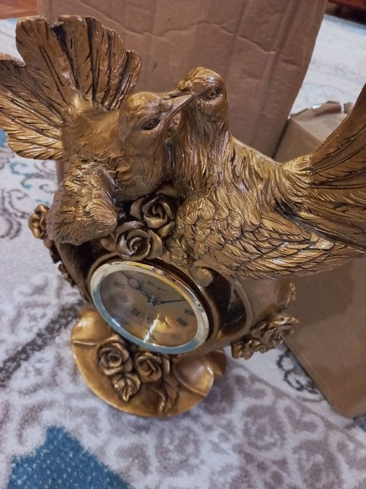 Настольные часы Любовь и голуби