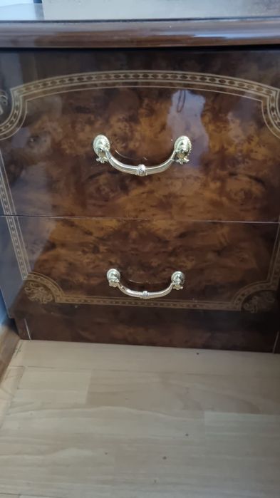 Кровать, матрац, комод, тумбочка