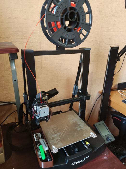 Продам 3D-принтер Ender Creality V3 SE