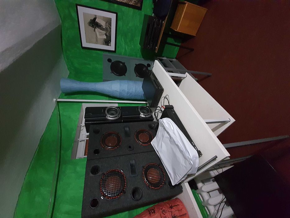 Boxe si basi cu Mixer mackie ca nou de vanzare si boxe platane statie