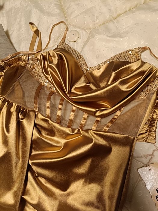 Рокля сатен официална