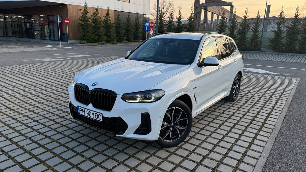 BMW X3 Plug-in Hybrid / Trapa Panoramica / M Sport / Full LED  / Impecabila