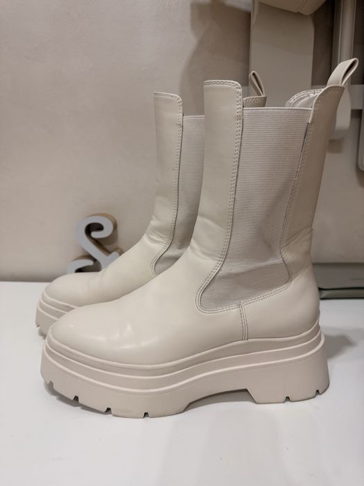 Bearshka бежови ботушки 38 ми номер ***