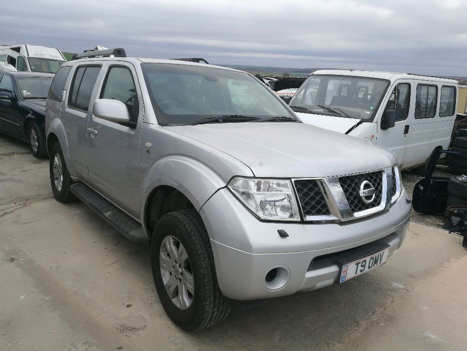 Продавам Нисан Патфайндар Nissan Pathfinder 4.0i на части