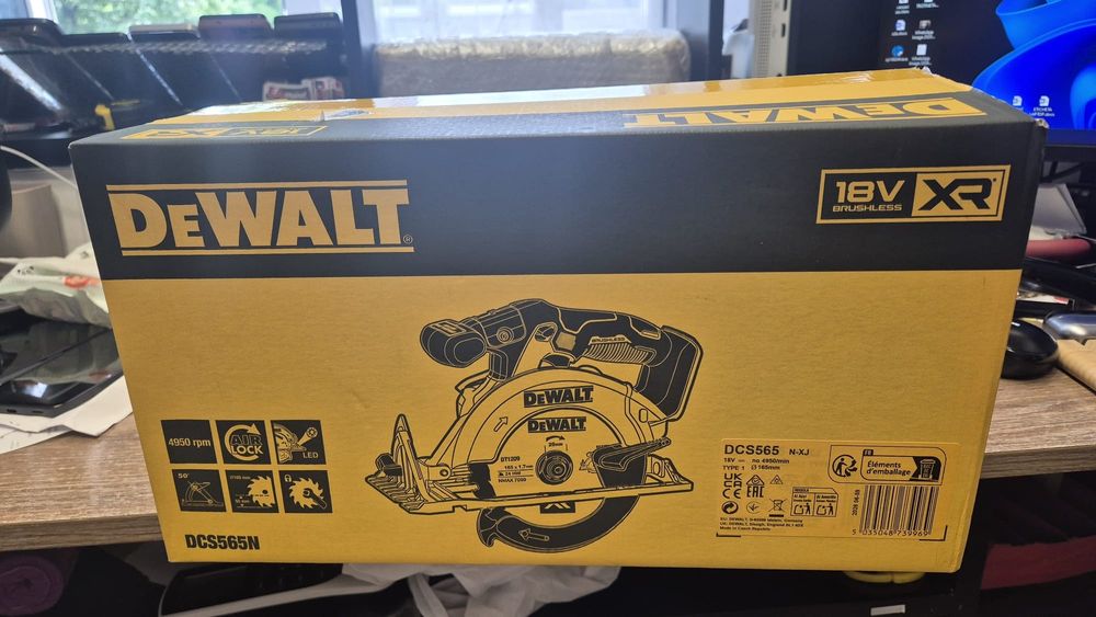 Fierăstrău circular DeWalt DCS565N