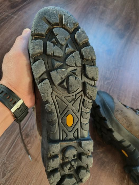 Продам альпинистские ботинки