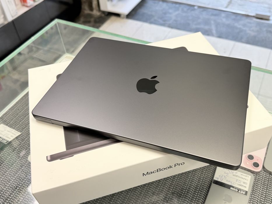 Apple Macbook Pro 14" M5 512GB НОВ!!!