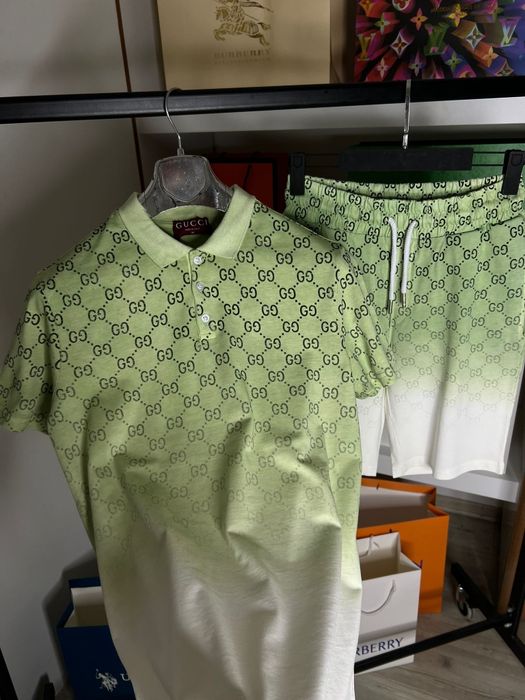 Compleu bărbați Gucci.Calitate luxury.Toate marimile disponibile